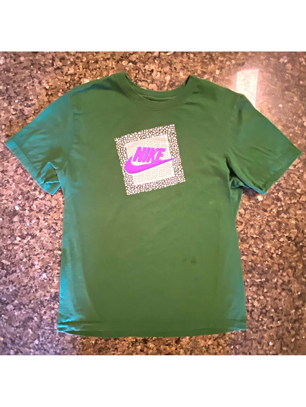 Nike The Nike Tee Men's Green Logo Graphic T-Shirt M Cotton Crew Neck